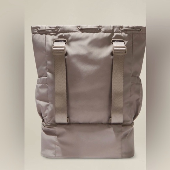 NWT Beyond Yoga Convertible Gym Bag - Picture 2 of 8